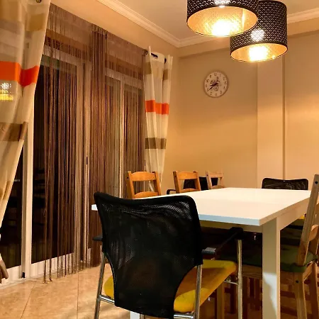 A Family House In Santa Cruz, Torres Vedras *